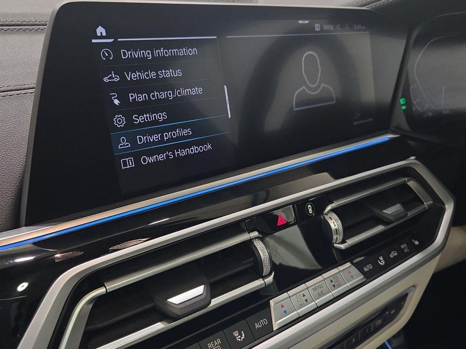 2022 BMW X5 xDrive45e M Sport €65,950