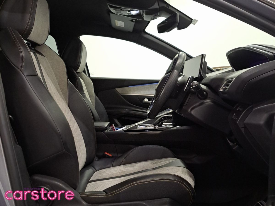 2021 Peugeot 3008 - image 12