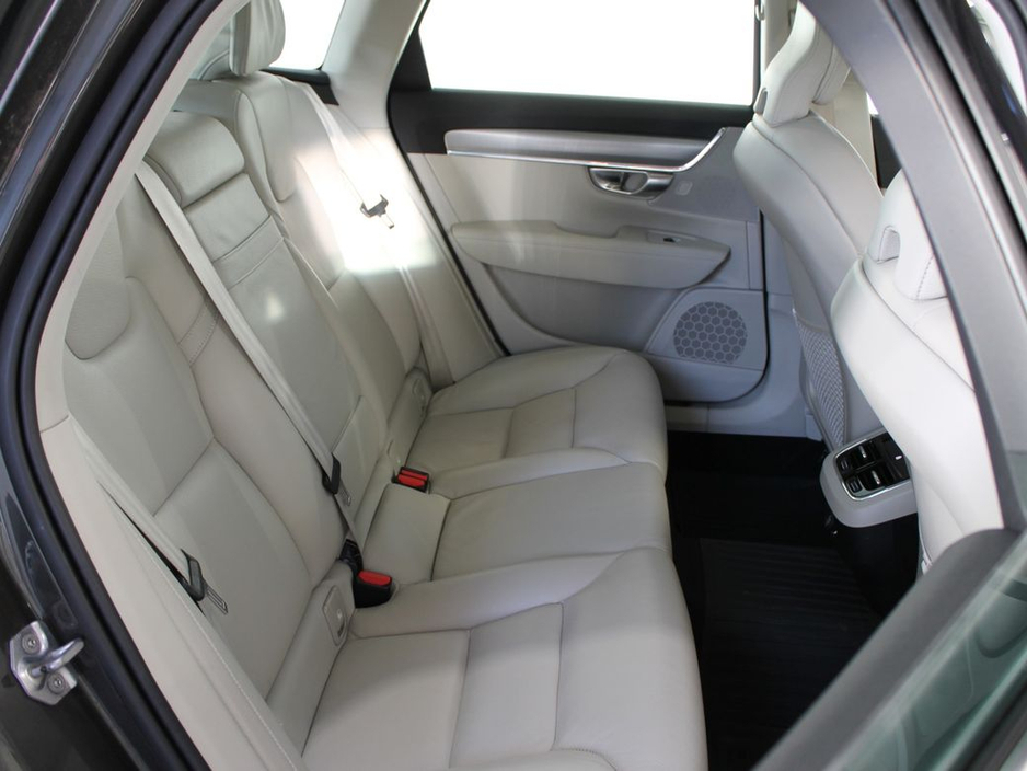 2019 Volvo V90 D4 MOM 5DR Auto €29,499