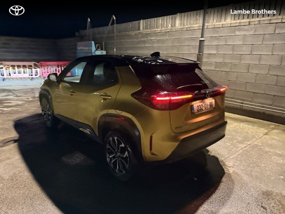 2023 Toyota Yaris Cross - image 9