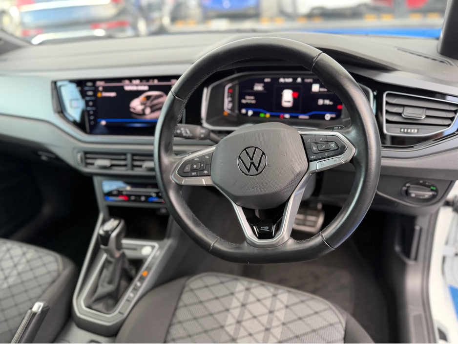 2022 Volkswagen Polo - image 15