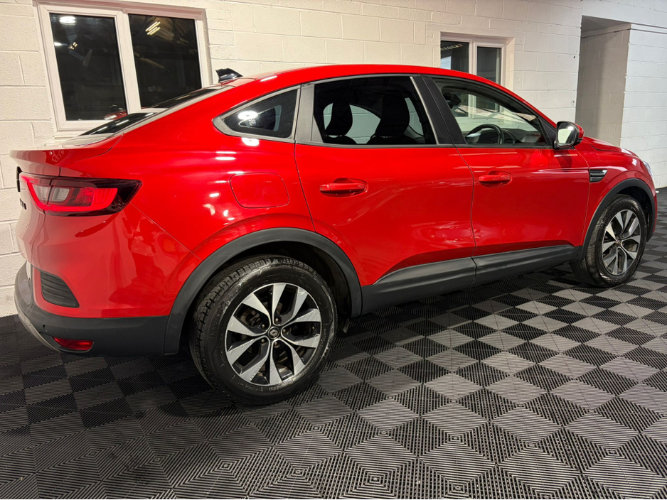 2022 Renault Arkana - image 23