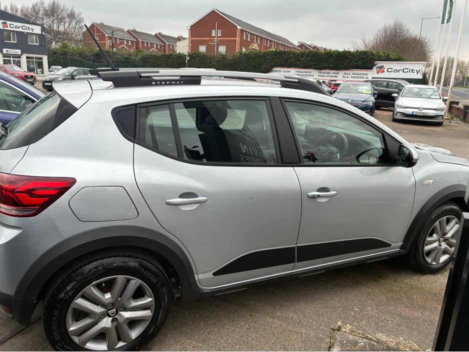 2022 Dacia Sandero - image 6