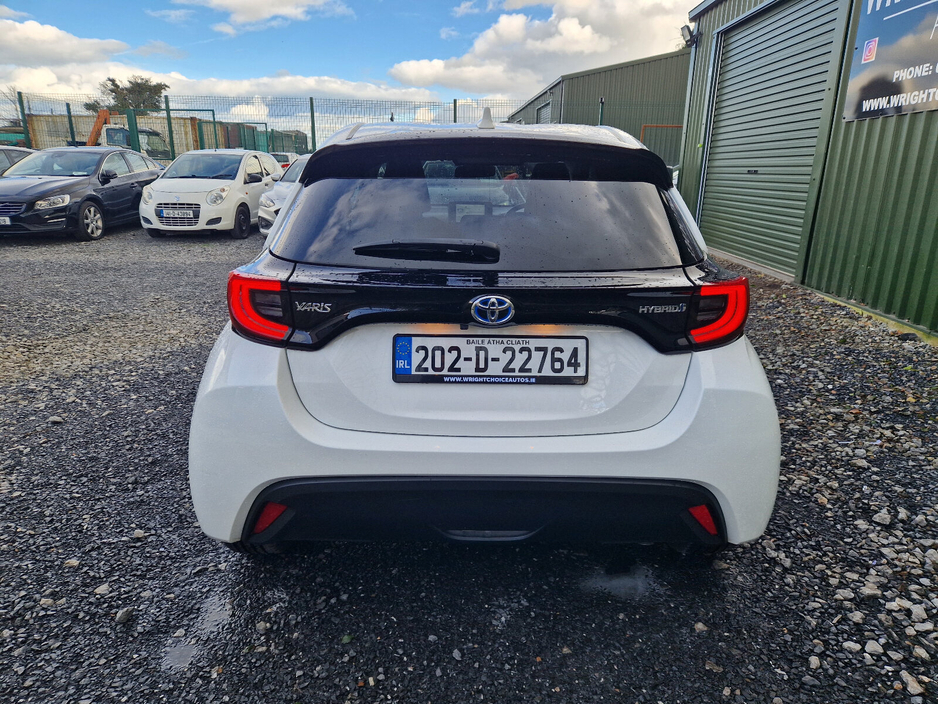 2020 Toyota Yaris - image 7