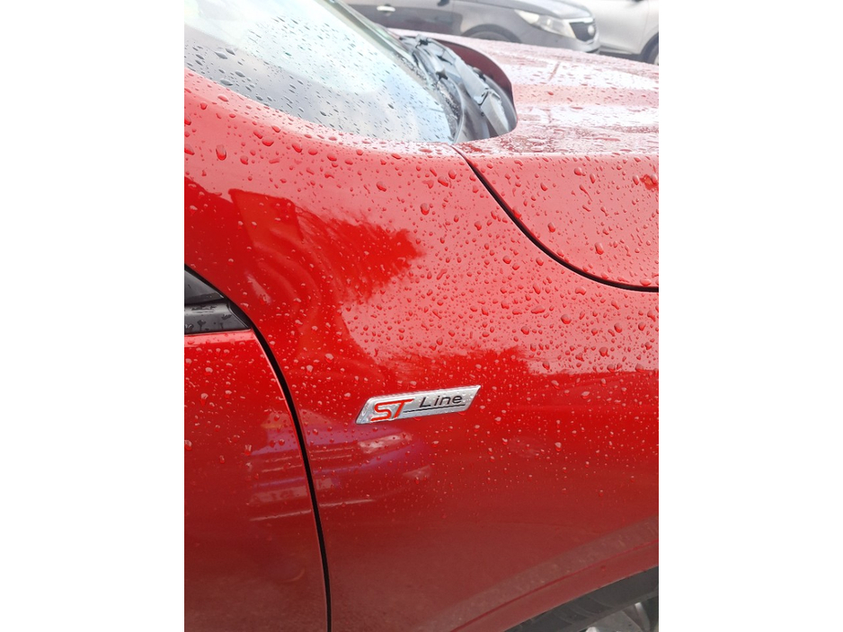 2021 Ford Kuga - image 6