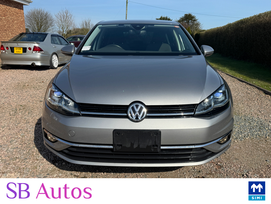 2018 Volkswagen Golf - image 3