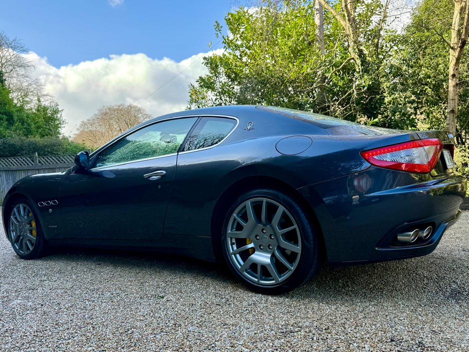2011 Maserati Gran Turismo - image 6