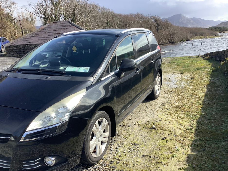 2010 Peugeot 5008 - image 16
