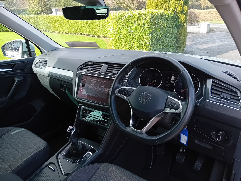 2023 Volkswagen Tiguan LIFE 2.0 TDI MANUAL 6SPEED FWD 122BHP 5