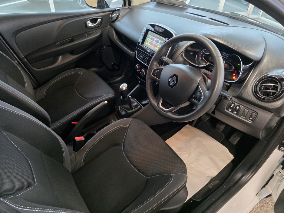 2019 Renault Clio - image 9