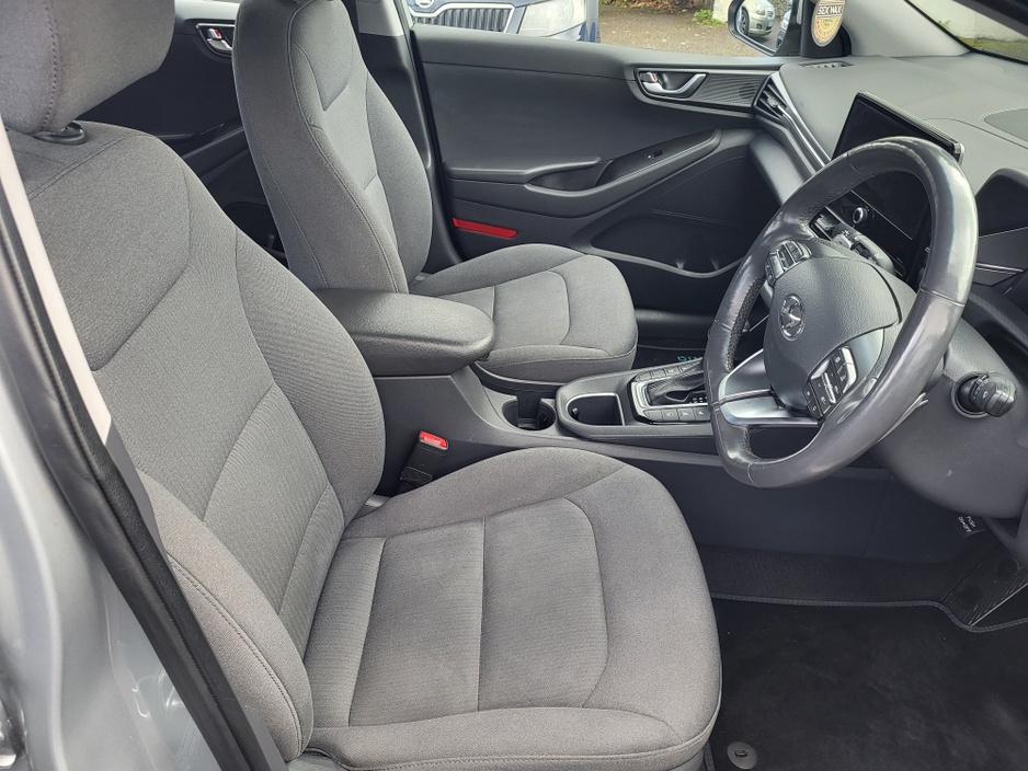 2020 Hyundai Ioniq - image 14