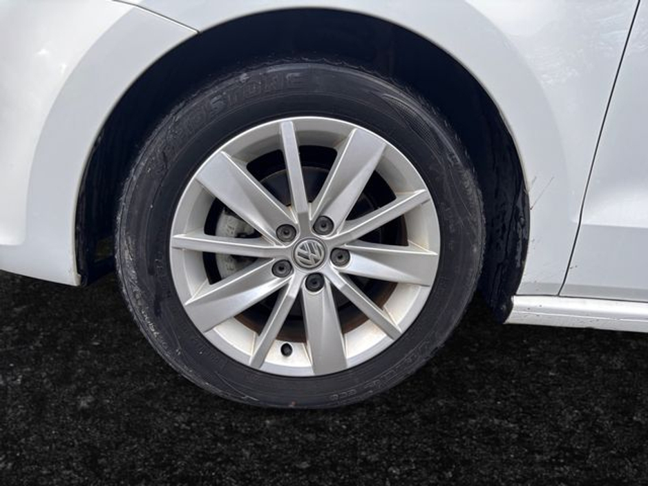 2015 Volkswagen Polo 1.2 TSI AUTO €9,850