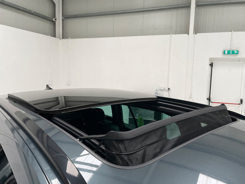 2021 Skoda Octavia - image 13