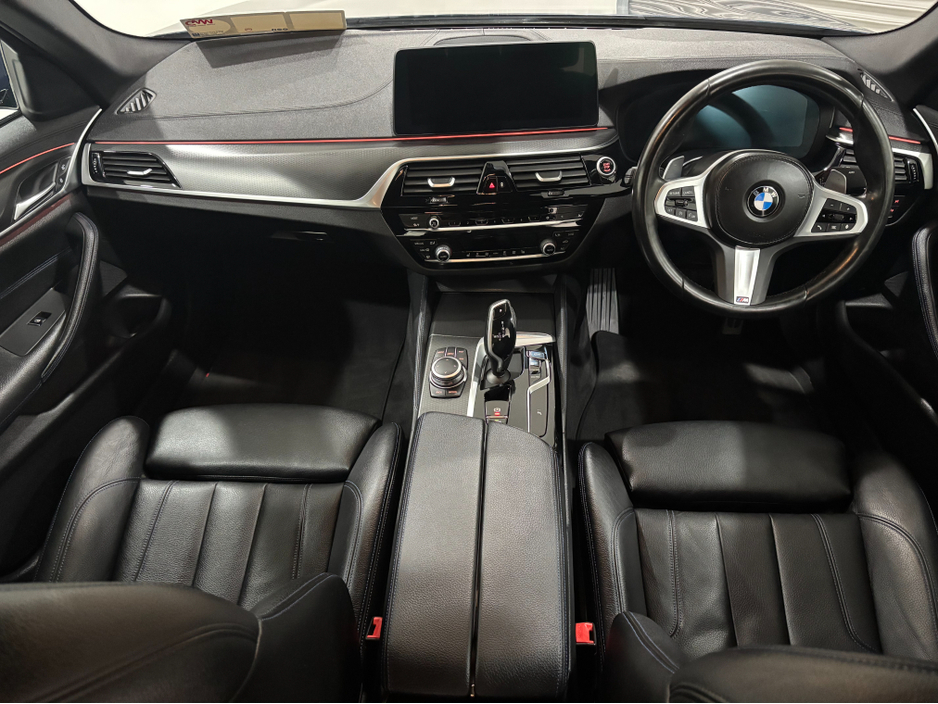 2023 BMW 5 Series - image 6