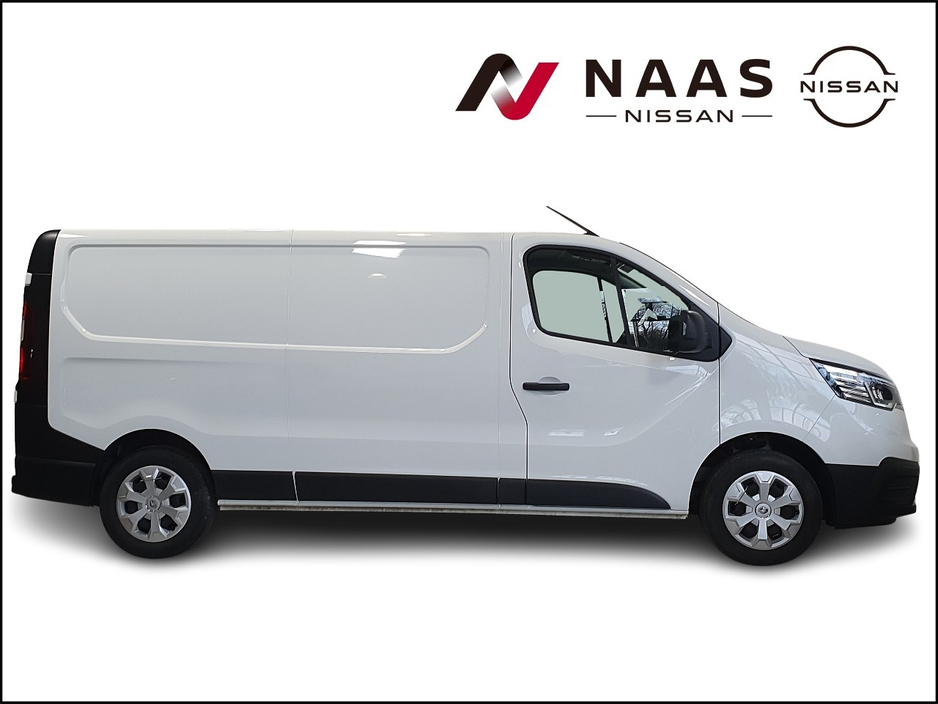 2024 Renault Trafic - image 25