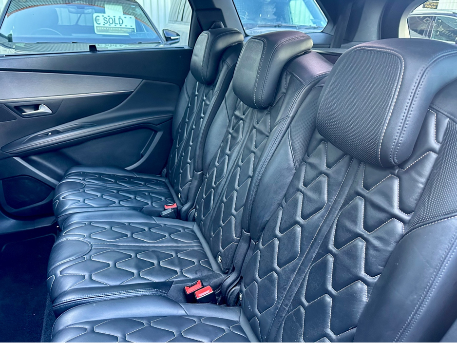 2019 Peugeot 5008 - image 13