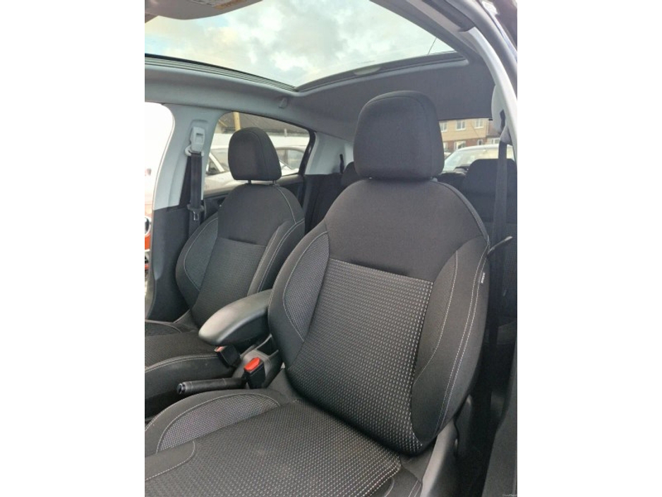 2017 Peugeot 208 1.2l Auto| Panoramic roof €10,950