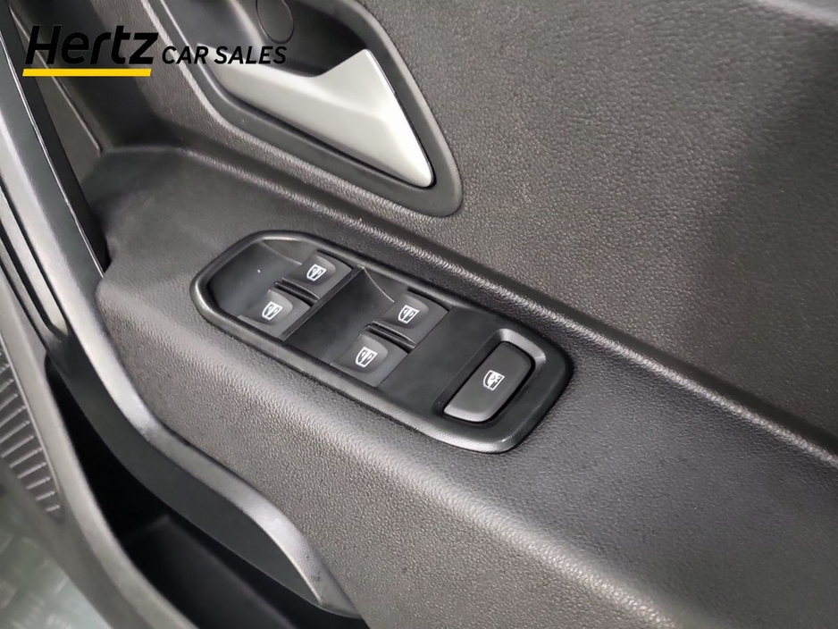 2023 Dacia Duster - image 18