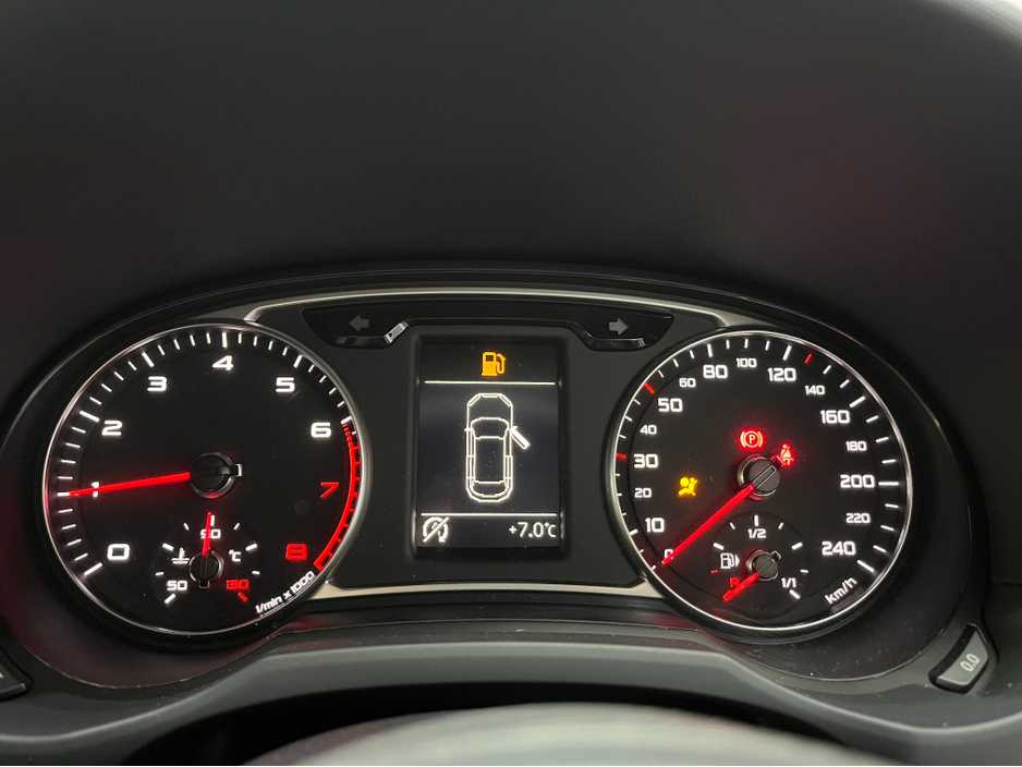 2016 Audi A1 2016 AUDI A1 TFSI 1.0 AUTOMATIC / CRUISE CONTROL / PARKING AID