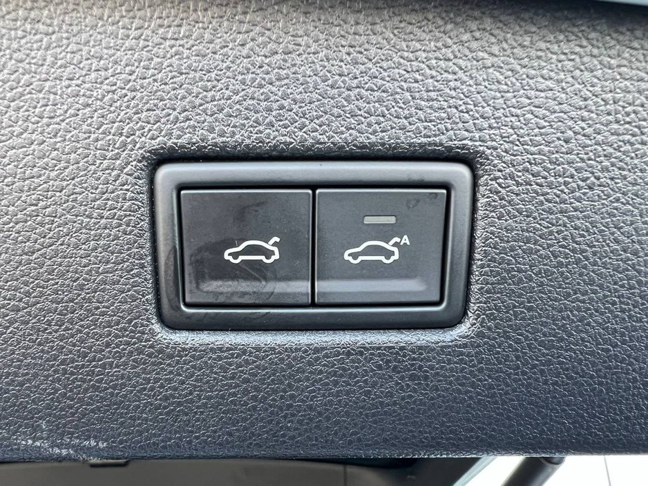 2018 Volkswagen Tiguan - image 15