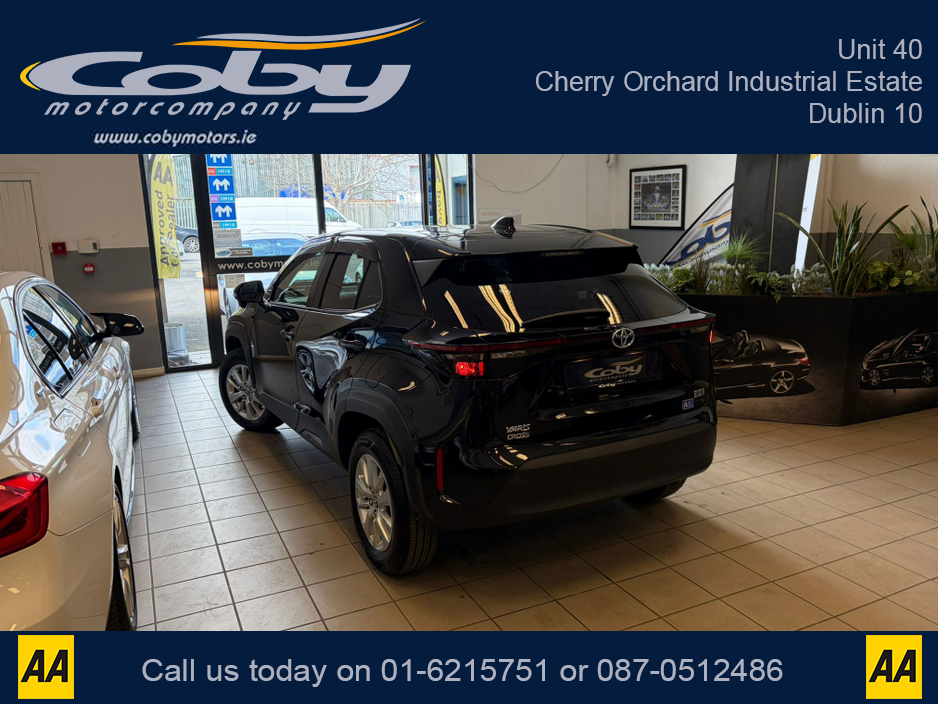 2022 Toyota Yaris Cross - image 3