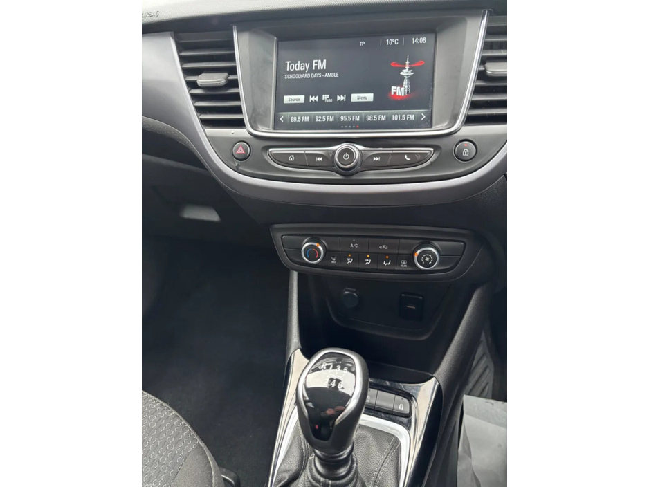2023 Opel Crossland - image 19
