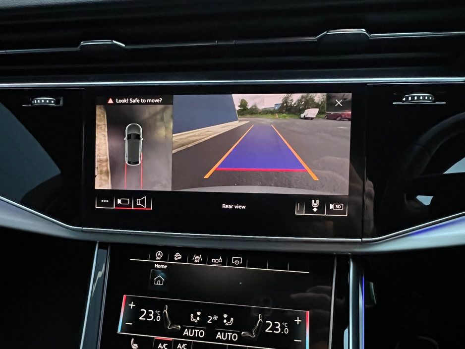 2019 Audi Q8 - image 37