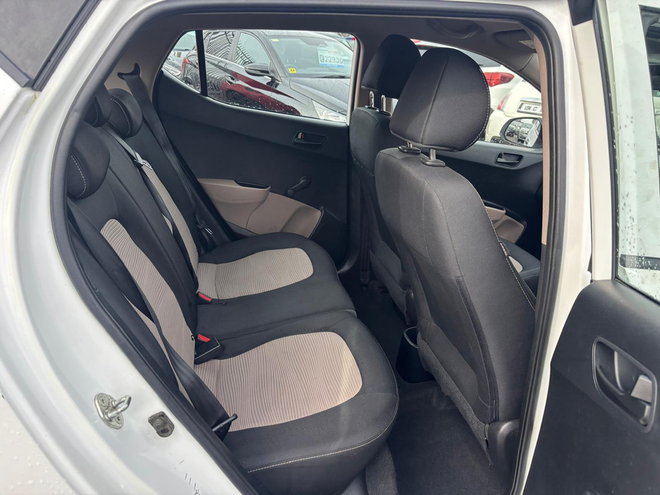 2016 Hyundai i10 - image 4