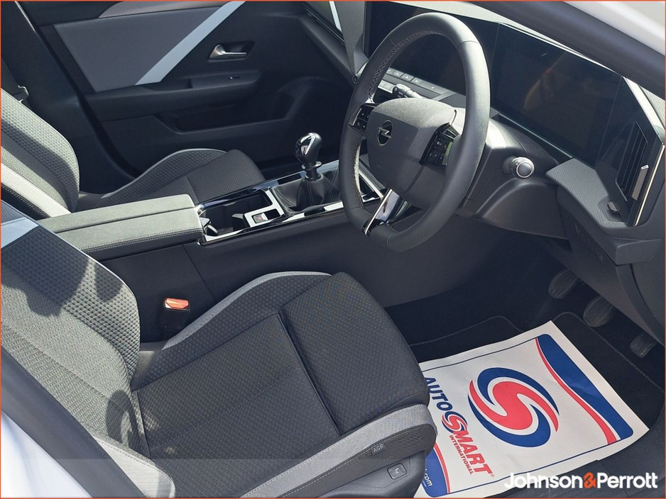 2025 Opel Astra Elegance 1.2 110hp 6-speed MY25 €29,900