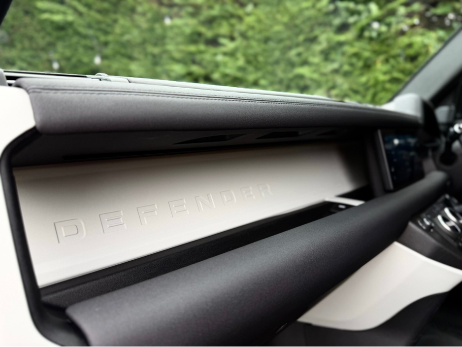 2021 Land Rover Defender - image 12