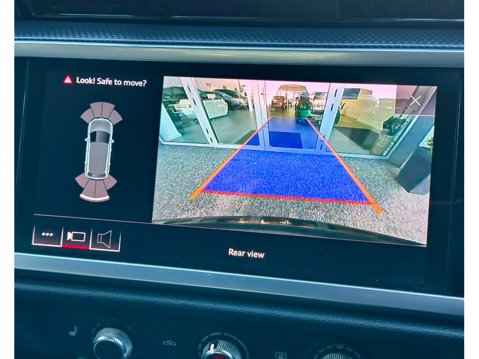 2019 Audi Q3 - image 16