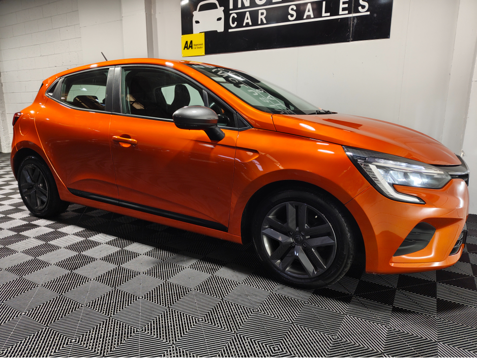 2022 Renault Clio - image 13