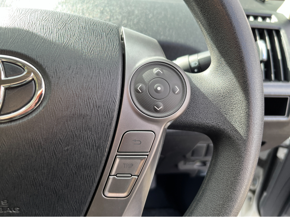 2016 Toyota Prius+ - image 23