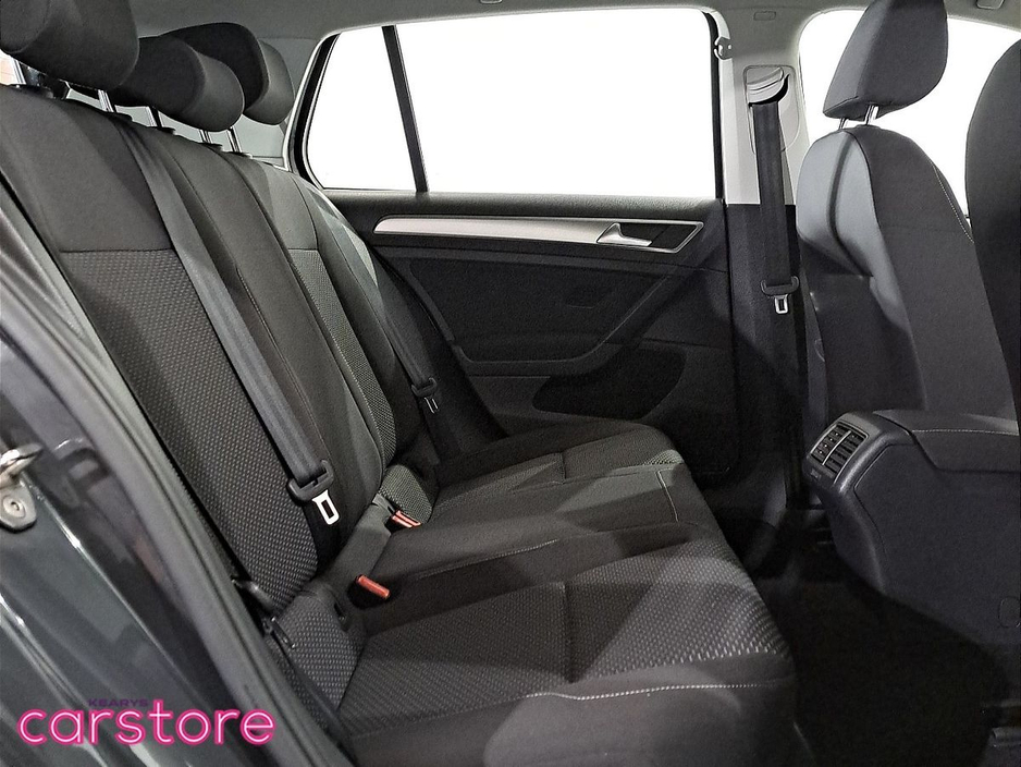2019 Volkswagen Golf - image 13