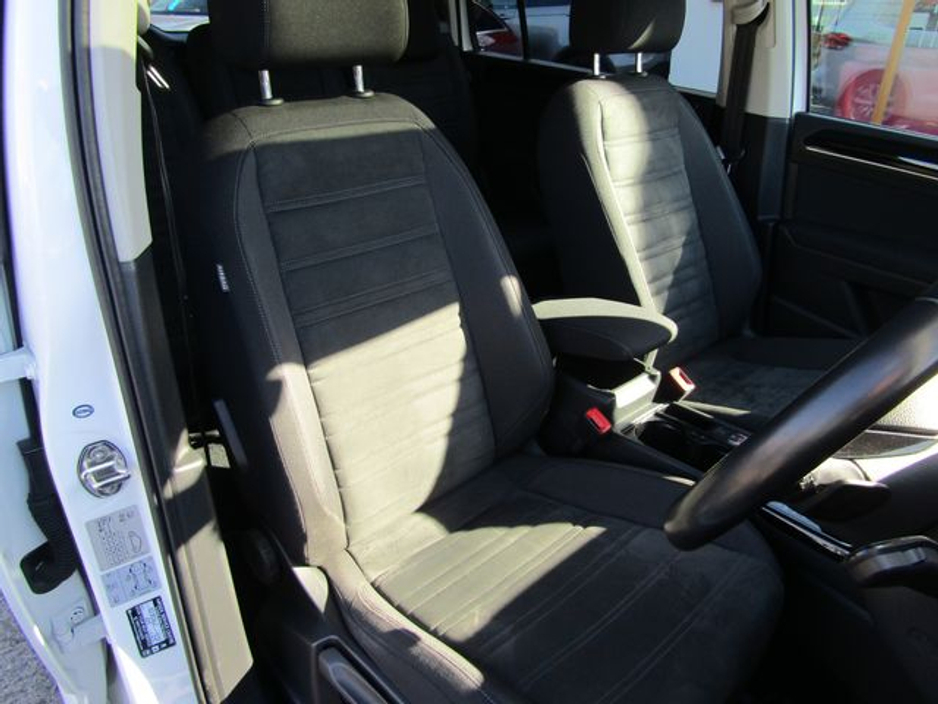 2017 Volkswagen Touran - image 14