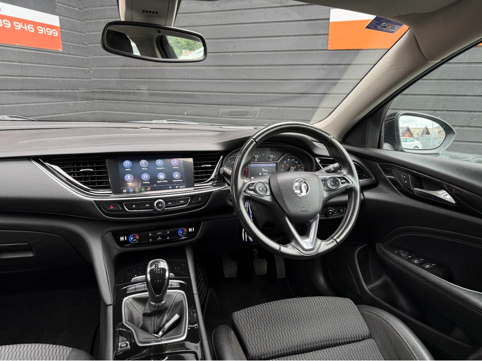 2018 Opel Insignia - image 15