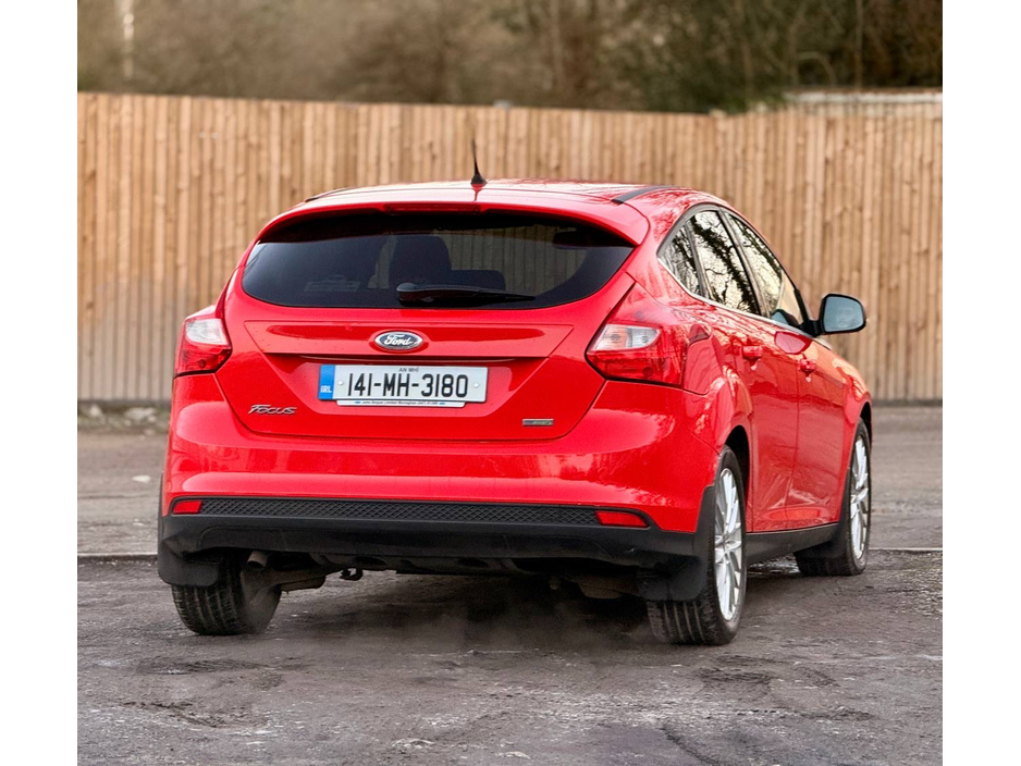 2014 Ford Focus - image 19