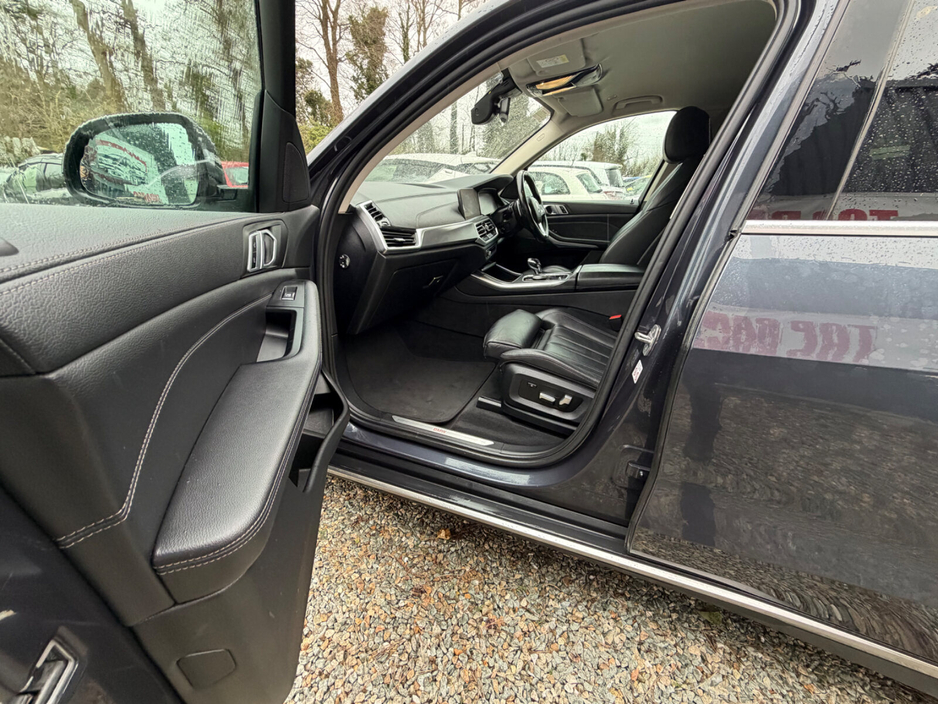 2020 BMW X5 xDrive45e xLine €34,999