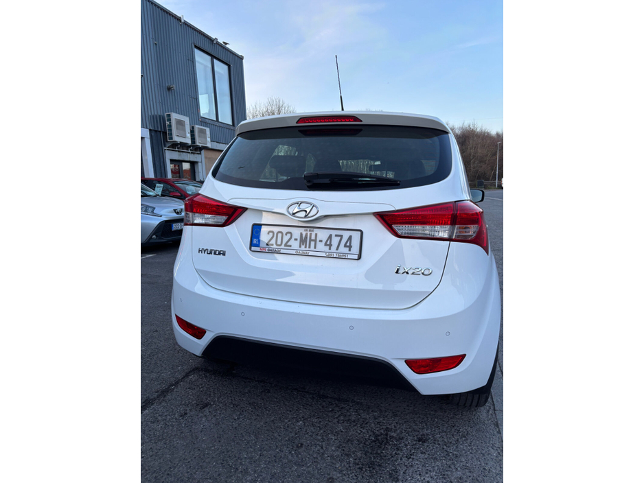 2020 Hyundai ix20 - image 8