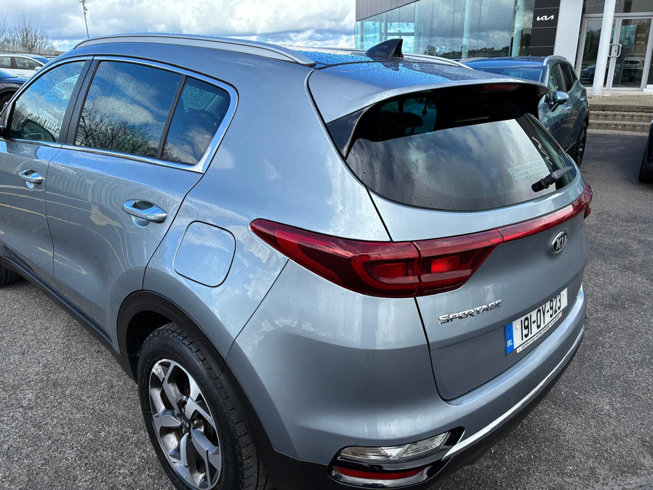 2019 Kia Sportage - image 2