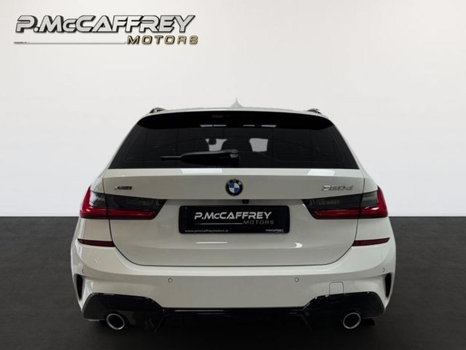 2021 BMW 3 Series - image 6