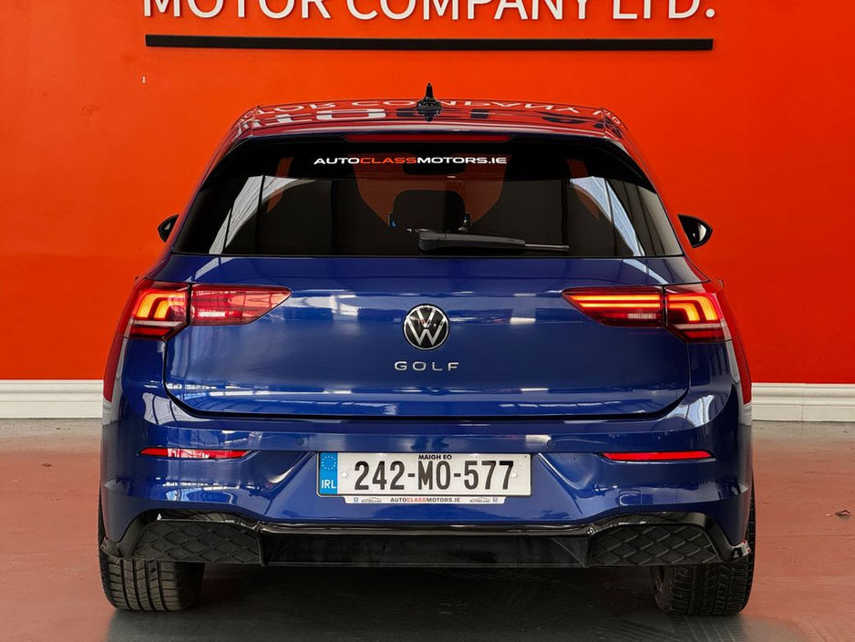 2024 Volkswagen Golf - image 11