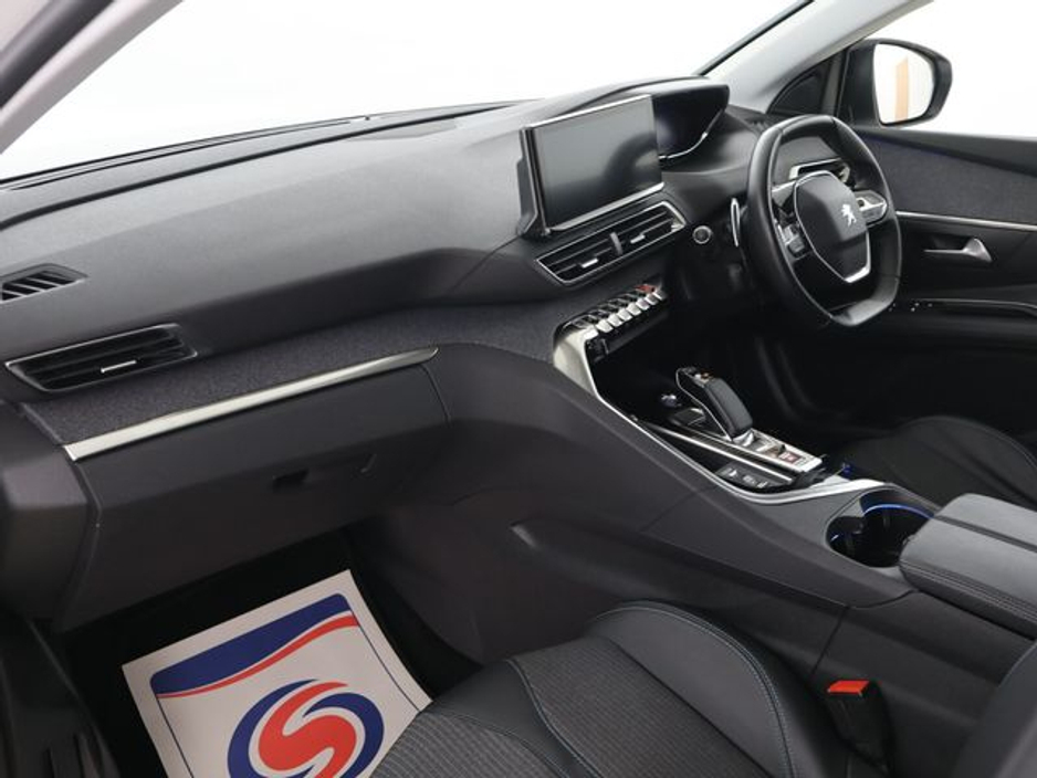 2021 Peugeot 3008 - image 18