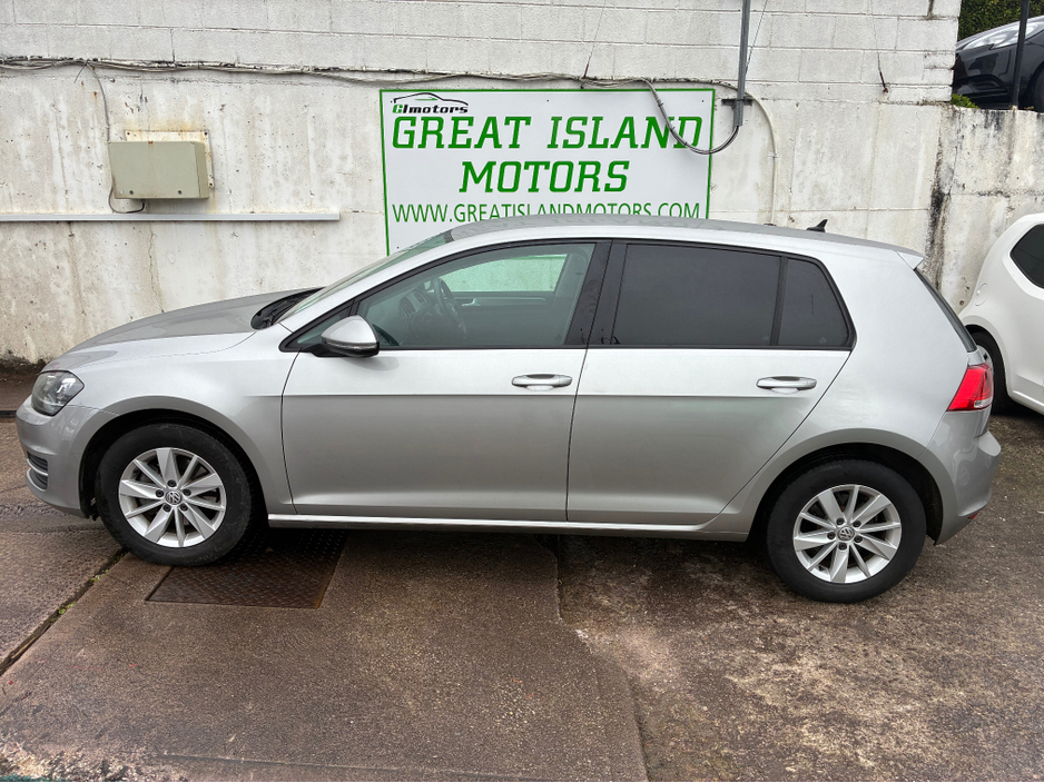 2016 Volkswagen Golf - image 4