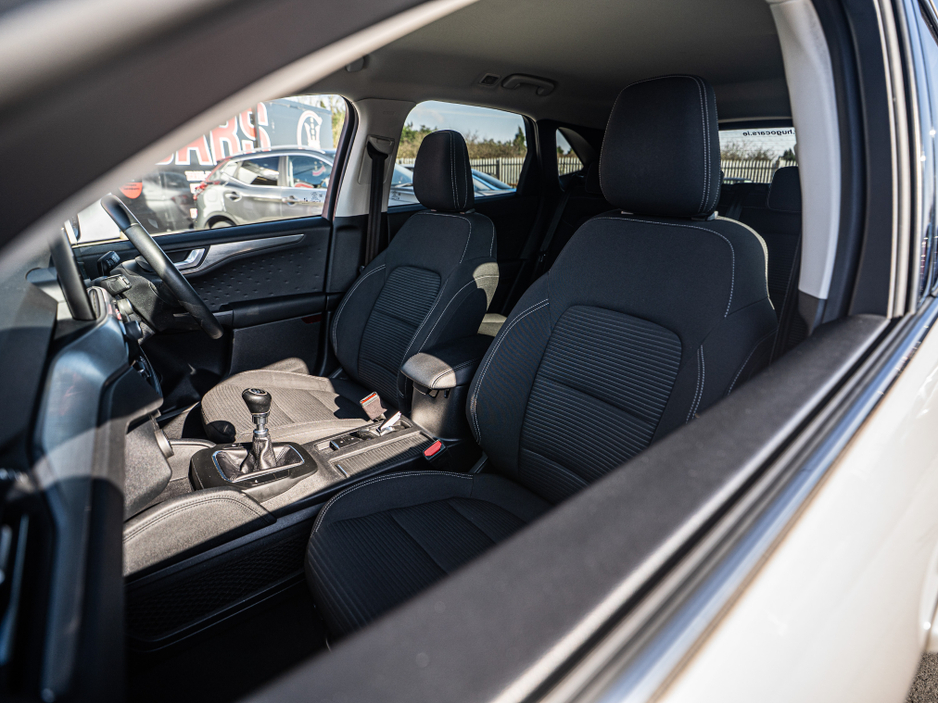 2020 Ford Kuga - image 36