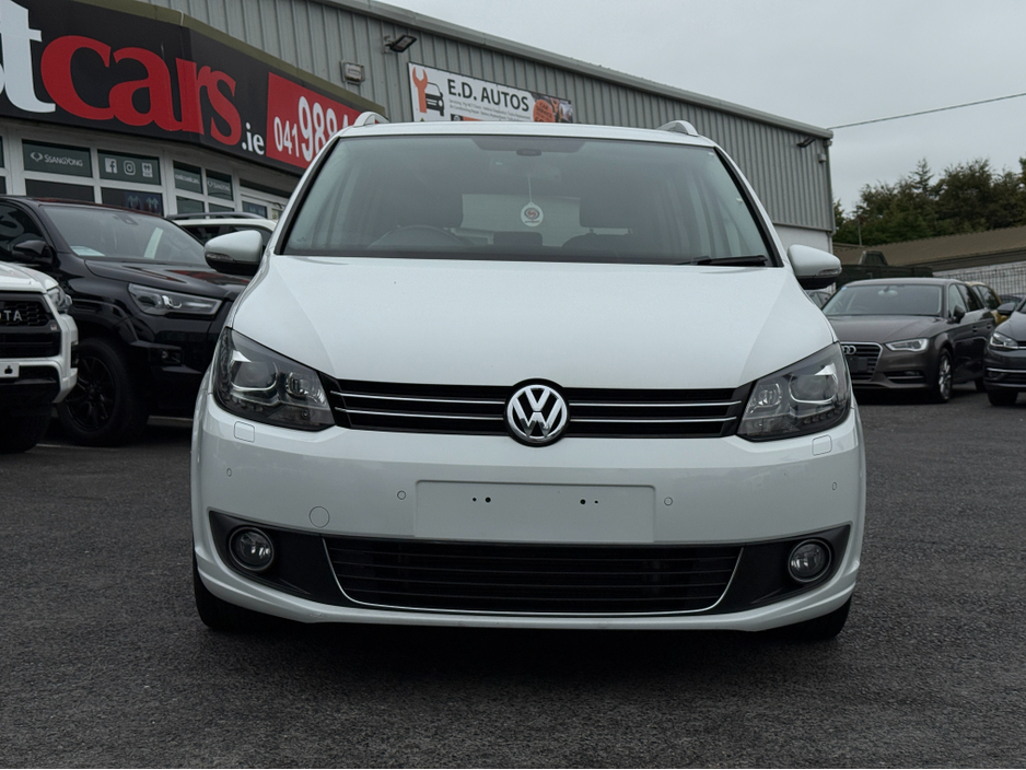 2015 Volkswagen Touran ( 152 REG ) HIGHLINE EDITION 7 SEATER * ALCANTARA SEATS * REVERSING CAMERA * SIMI DEALER - SPECIALISING IN IMPORTS OF JAP AUTOMATIC HI SPEC BLUEMOTION // LARGE TOUCH SCREEN // €15,450