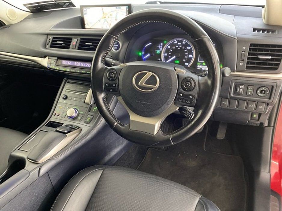 2018 Lexus CT 200 h - image 8
