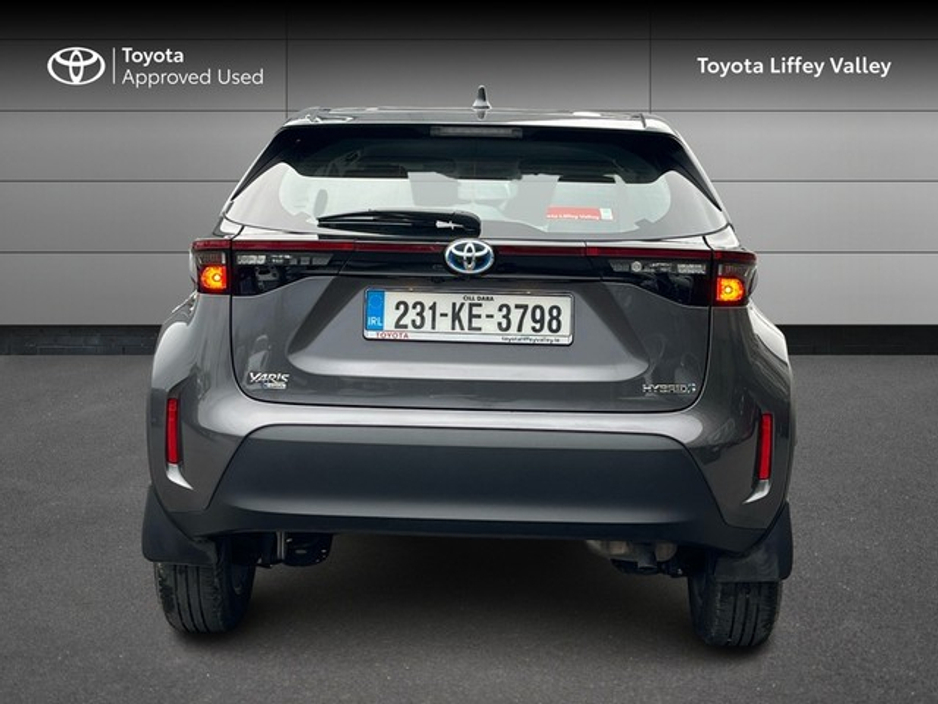 2023 Toyota Yaris Cross - image 4