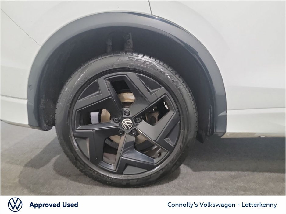 2024 Volkswagen Tiguan - image 8