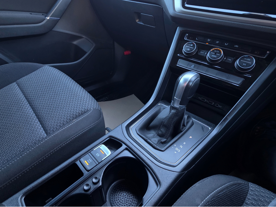 2018 Volkswagen Touran ( 182 )1.4 TSI AUTO 7 SEATER CARPLAY ANDROID AUTO LARGE TOUCH SCREEN - SPECIALISING IN IMPORTS OF GERMAN AUTOMATIC HI SPEC €17,950